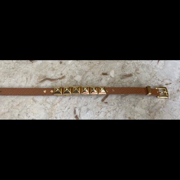 Michael Kors Pyramid Saffiano Tan Leather Bracelet - Picture 9 of 11